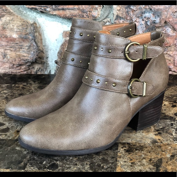 NEW  Baretraps Noralie Booties - Picture 2 of 9